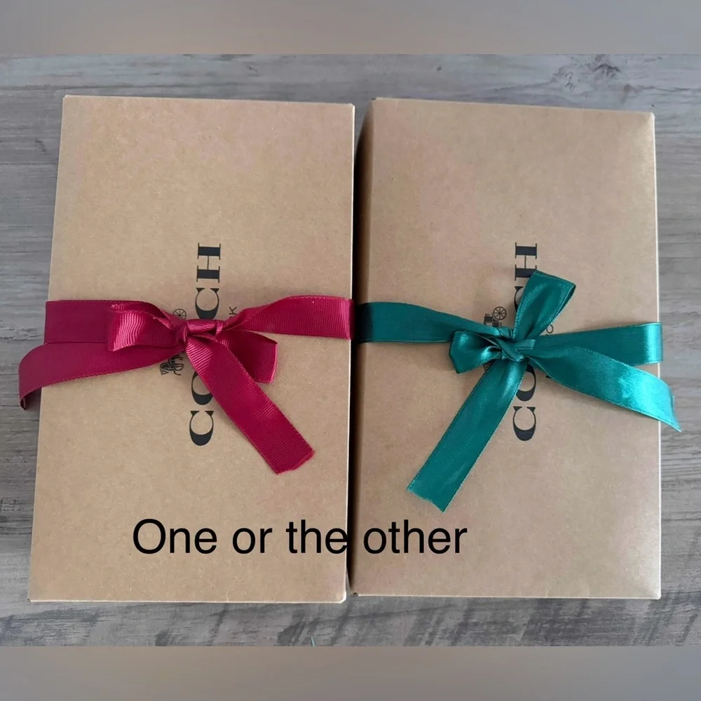 NWT Boxed Gift Set Coach Notebook In Signature Canvas blue/bold red CBL05